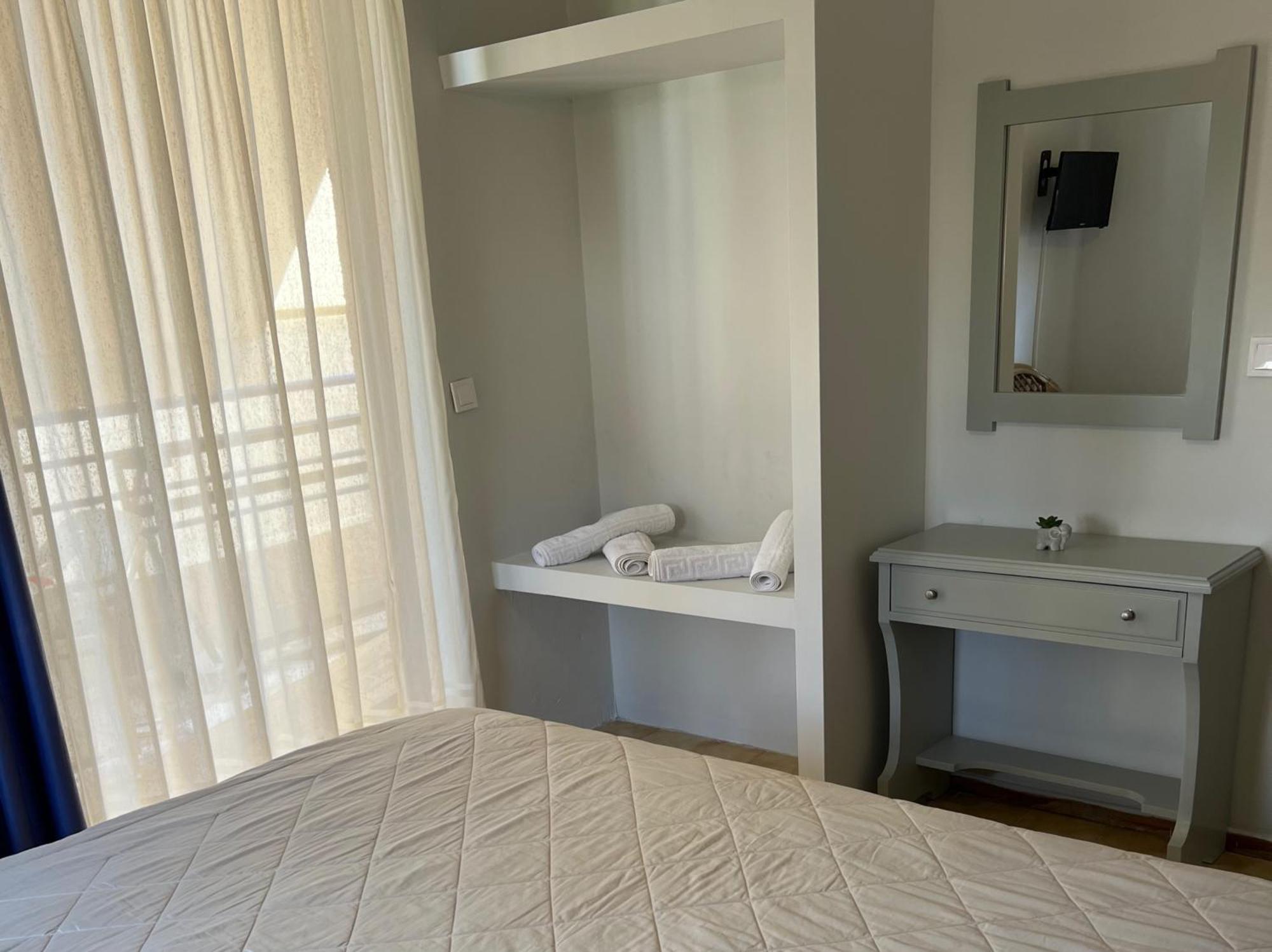 Konstantinos Apartments Tolón Exteriör bild