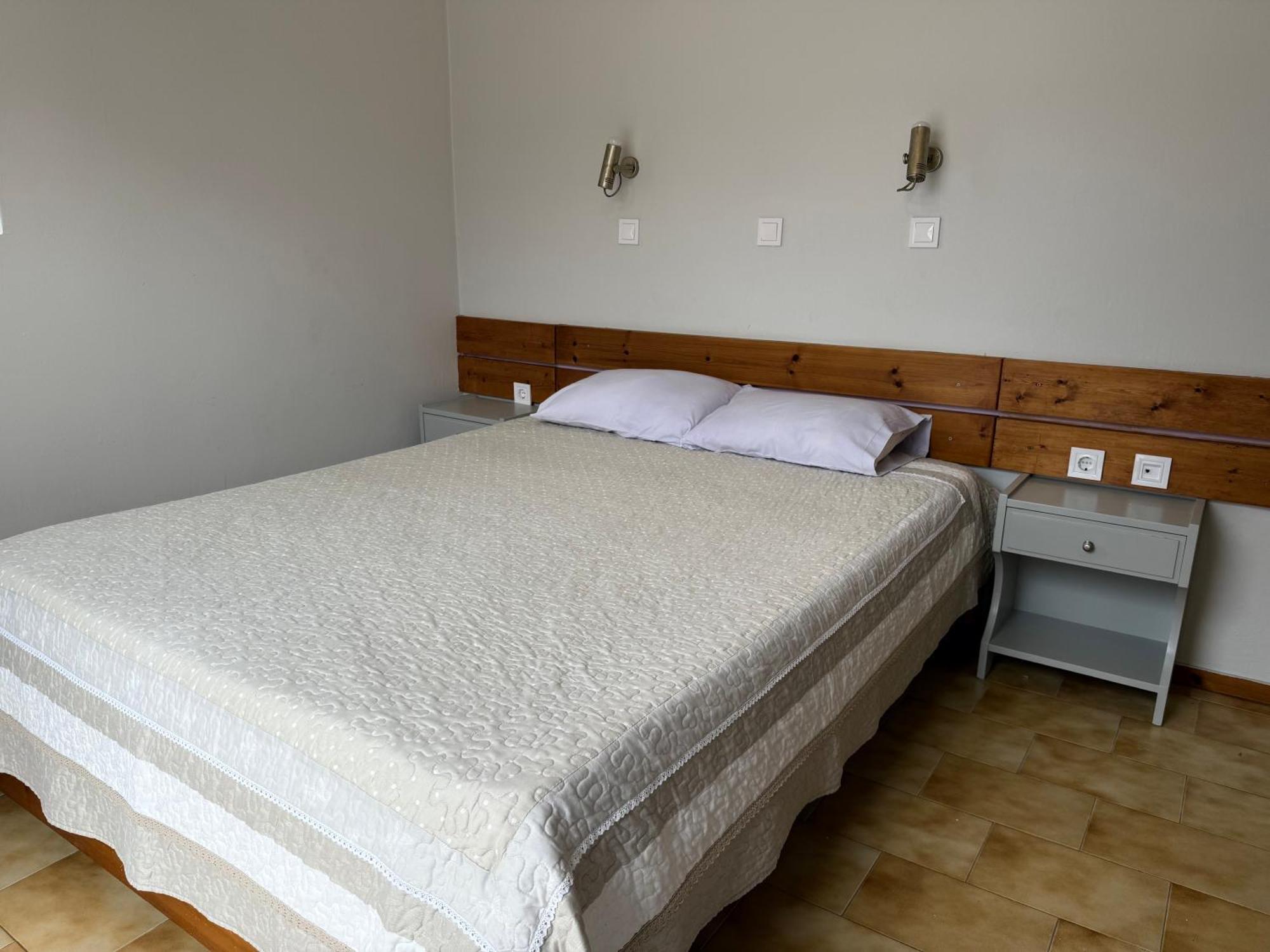 Konstantinos Apartments Tolón Exteriör bild